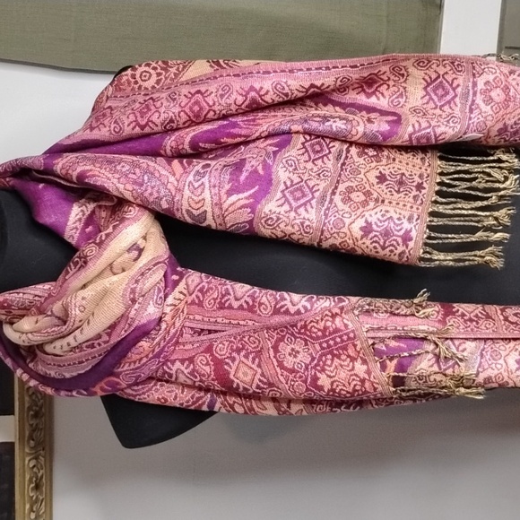 Pashmina Purple / Gold Scarf - Picture 2 of 4